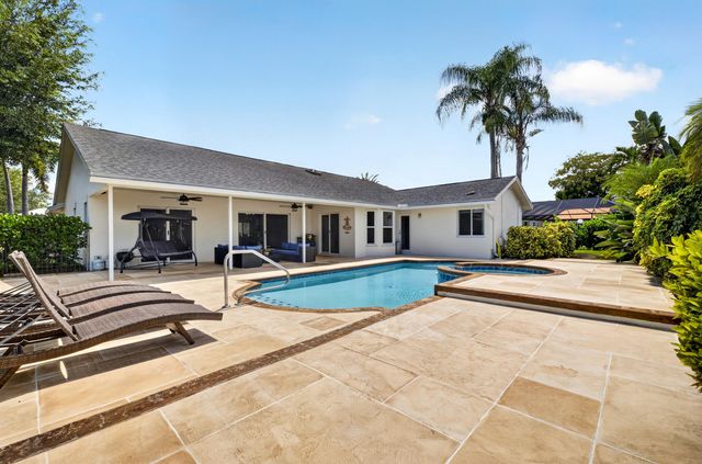 13708 Folkestone Circle, Wellington, FL 33414