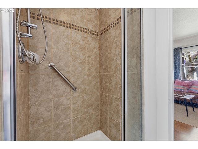 1610 Ne 13TH St, Lincoln City, OR 97367