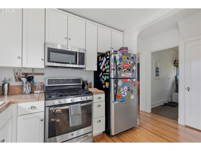 1610 Ne 13TH St, Lincoln City, OR 97367