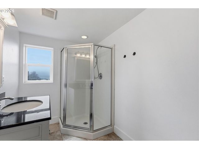 1610 Ne 13TH St, Lincoln City, OR 97367