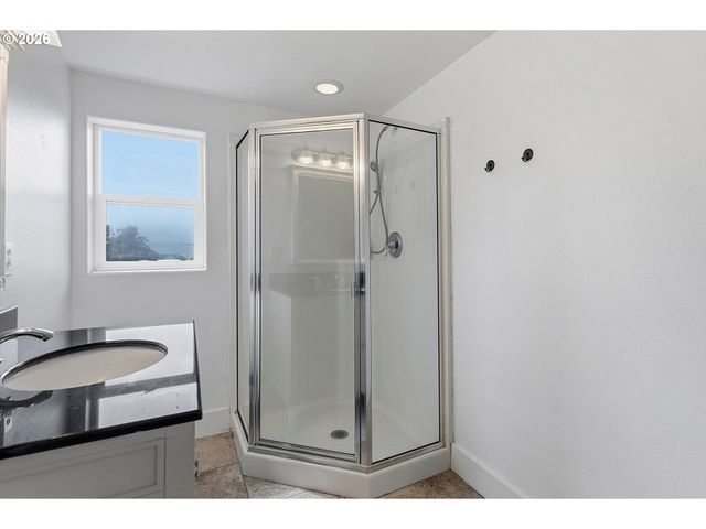 1610 Ne 13TH St, Lincoln City, OR 97367