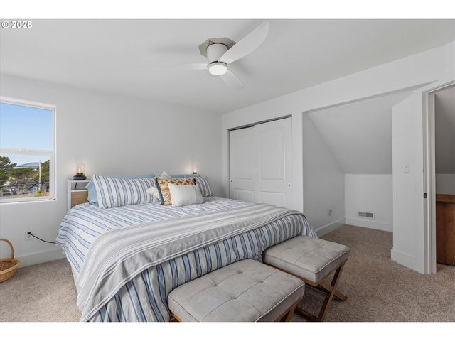 1610 Ne 13TH St, Lincoln City, OR 97367