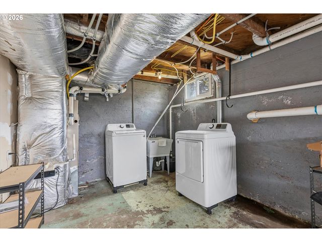 1610 Ne 13TH St, Lincoln City, OR 97367