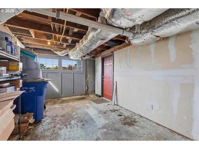 1610 Ne 13TH St, Lincoln City, OR 97367