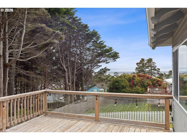 1610 Ne 13TH St, Lincoln City, OR 97367