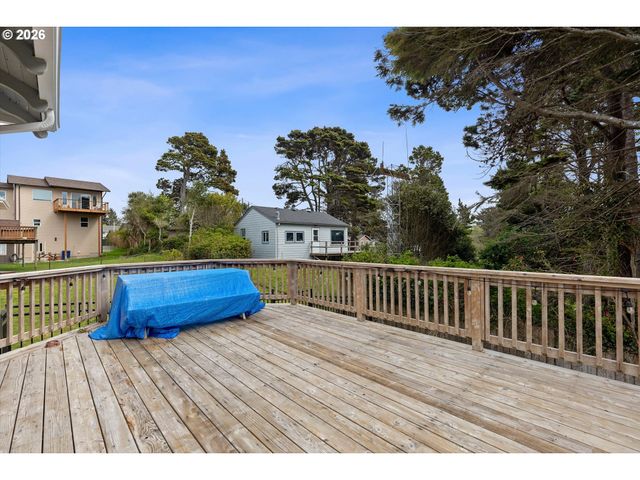 1610 Ne 13TH St, Lincoln City, OR 97367