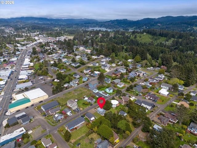 1610 Ne 13TH St, Lincoln City, OR 97367