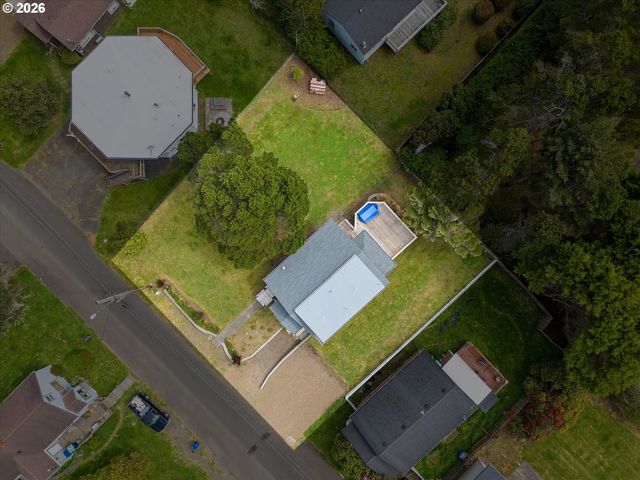 1610 Ne 13TH St, Lincoln City, OR 97367