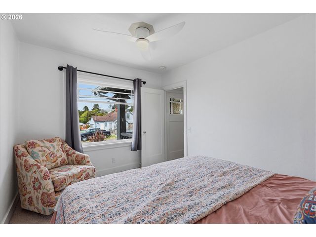1610 Ne 13TH St, Lincoln City, OR 97367