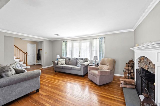 1 Autumn Drive, Hauppauge, NY 11788