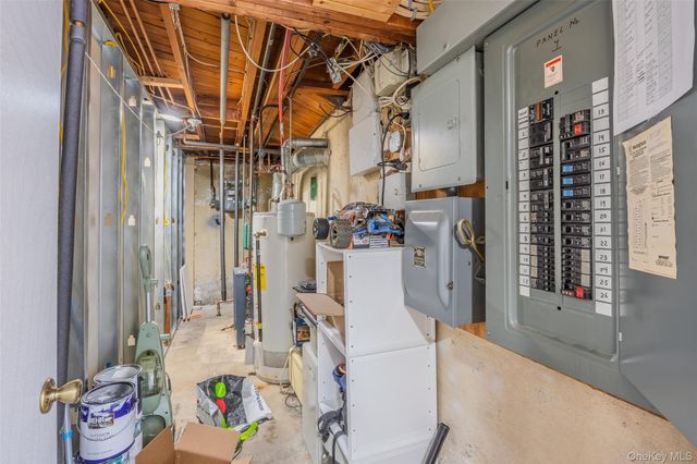 1 Autumn Drive, Hauppauge, NY 11788