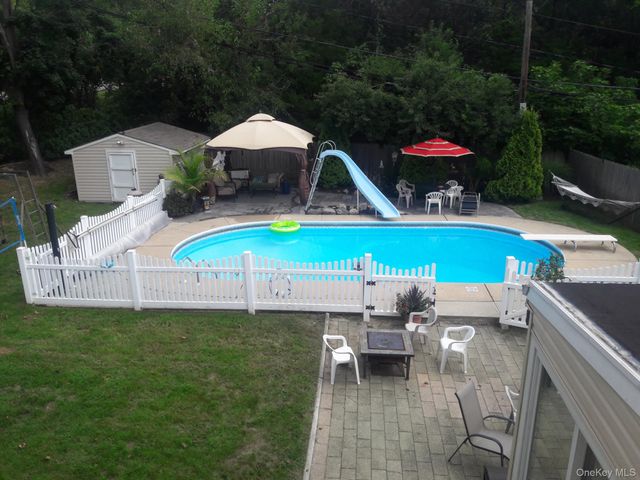 1 Autumn Drive, Hauppauge, NY 11788