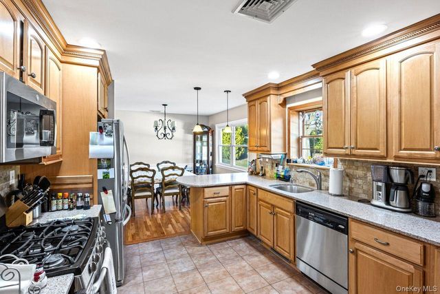 1 Autumn Drive, Hauppauge, NY 11788