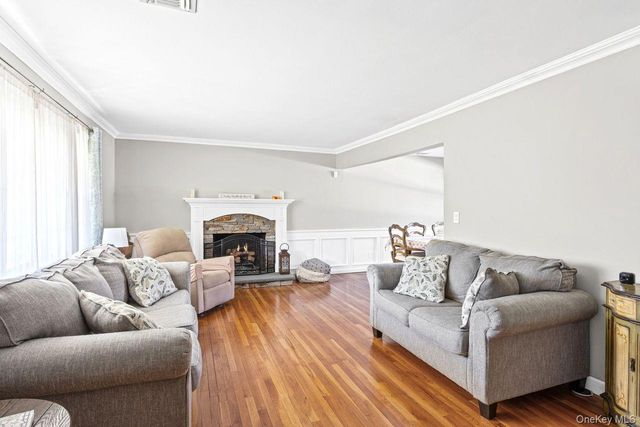 1 Autumn Drive, Hauppauge, NY 11788