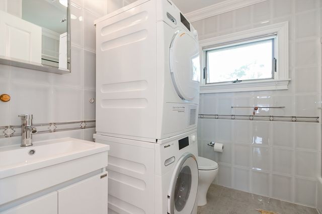 3 Forest St 3, Newton, MA 02461