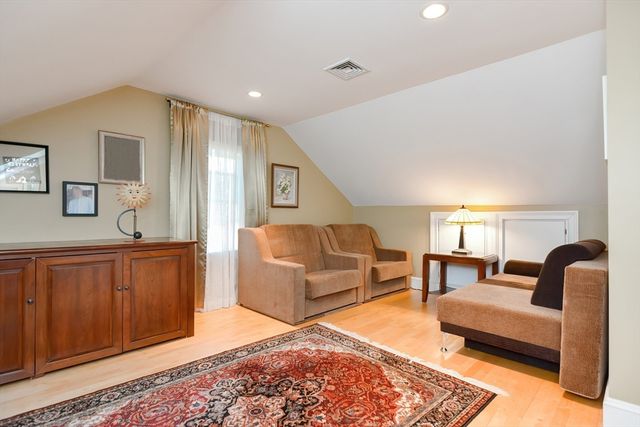 3 Forest St 3, Newton, MA 02461