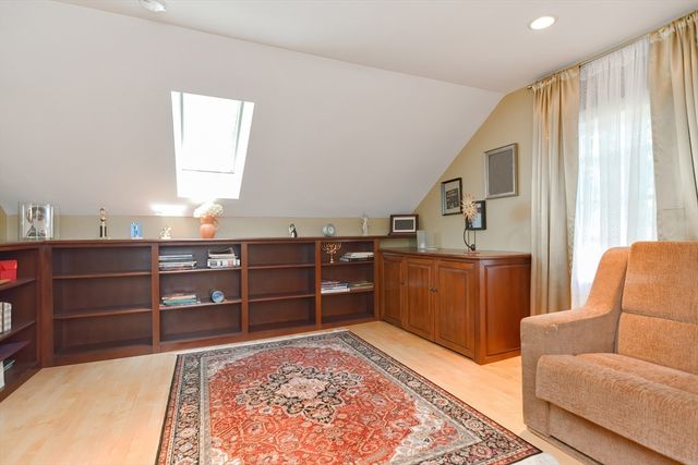 3 Forest St 3, Newton, MA 02461