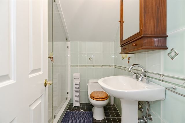 3 Forest St 3, Newton, MA 02461