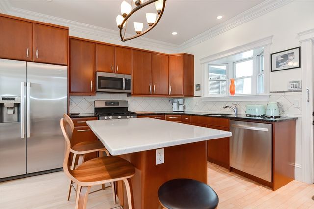 3 Forest St 3, Newton, MA 02461
