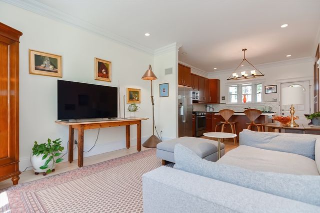 3 Forest St 3, Newton, MA 02461
