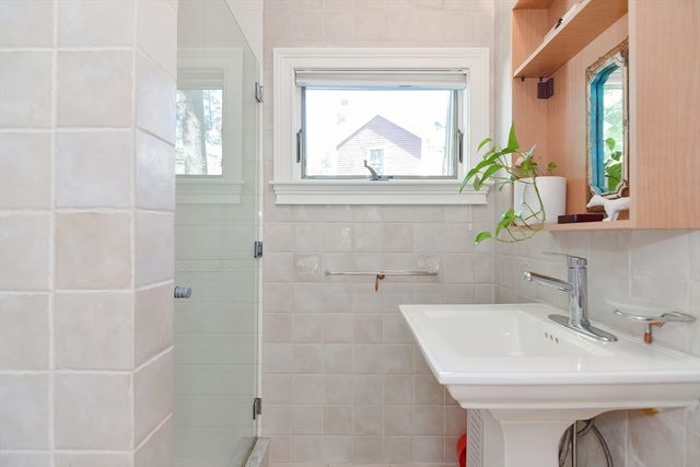 3 Forest St 3, Newton, MA 02461