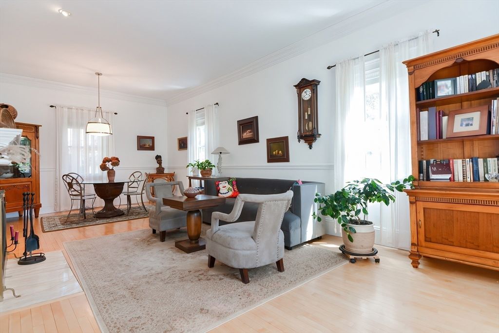 3 Forest St 3, Newton, MA 02461