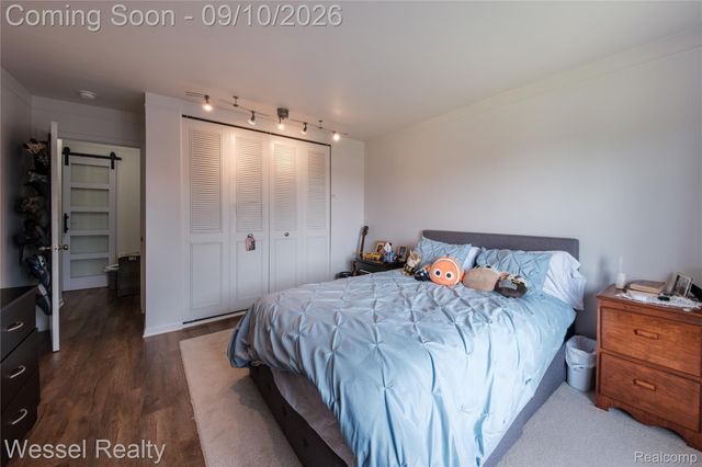 508 Fox Hills Drive N A7, Bloomfield Charter Township, MI 48304