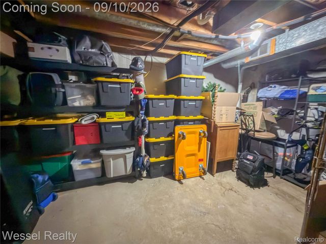 508 Fox Hills Drive N A7, Bloomfield Charter Township, MI 48304