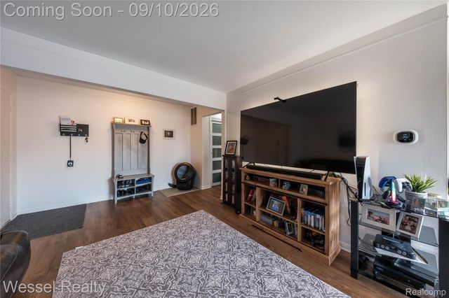 508 Fox Hills Drive N A7, Bloomfield Charter Township, MI 48304
