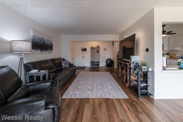 508 Fox Hills Drive N A7, Bloomfield Charter Township, MI 48304