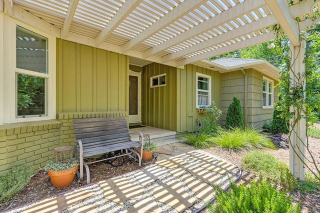 6200 Mahala Dr, Carmichael, CA 95608