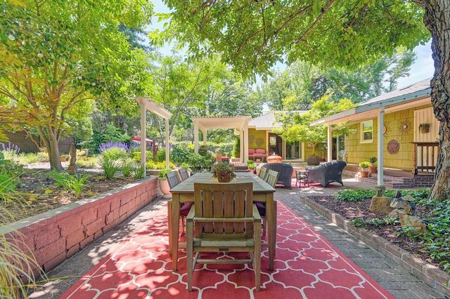 6200 Mahala Dr, Carmichael, CA 95608