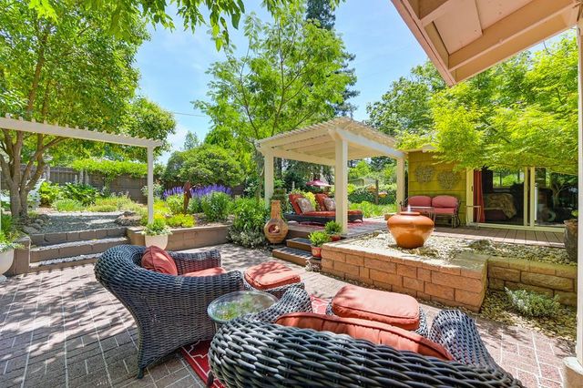 6200 Mahala Dr, Carmichael, CA 95608