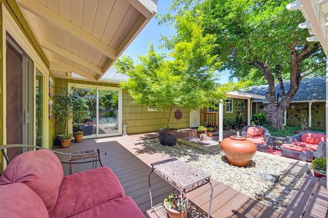 6200 Mahala Dr, Carmichael, CA 95608