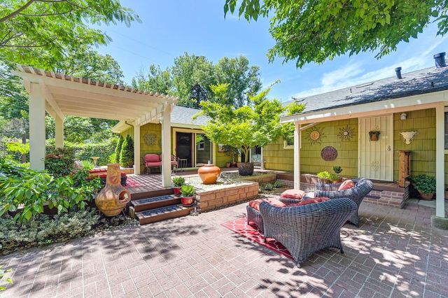 6200 Mahala Dr, Carmichael, CA 95608