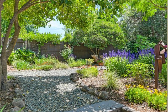 6200 Mahala Dr, Carmichael, CA 95608