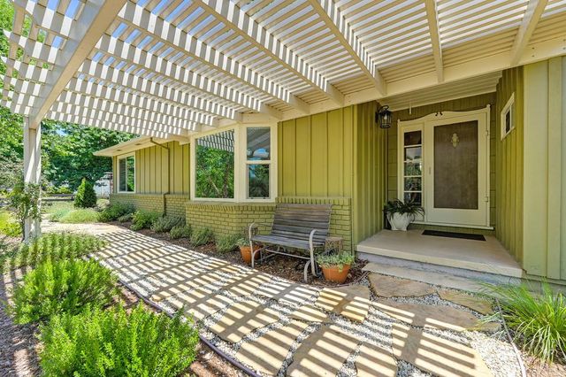 6200 Mahala Dr, Carmichael, CA 95608