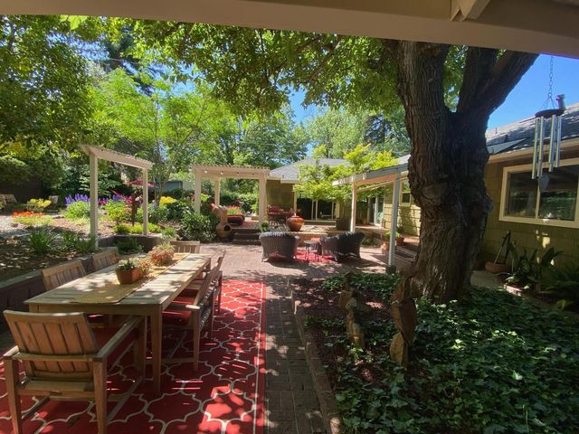 6200 Mahala Dr, Carmichael, CA 95608