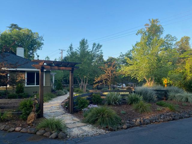 6200 Mahala Dr, Carmichael, CA 95608