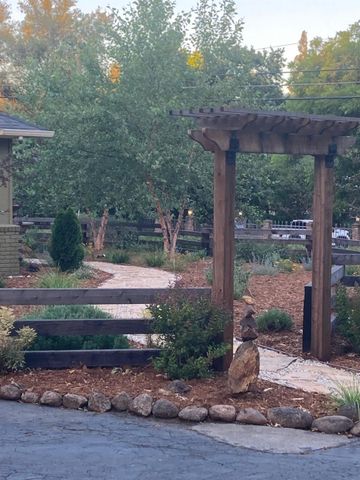 6200 Mahala Dr, Carmichael, CA 95608