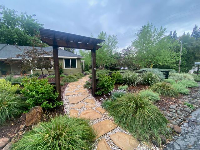 6200 Mahala Dr, Carmichael, CA 95608