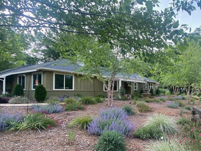 6200 Mahala Dr, Carmichael, CA 95608