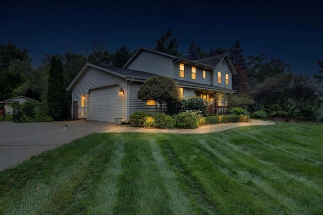 W264N6615 Hillview DRIVE, Lisbon, WI 53089