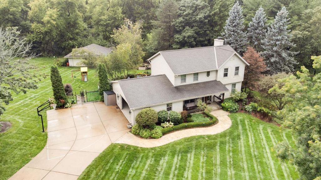 W264N6615 Hillview DRIVE, Lisbon, WI 53089