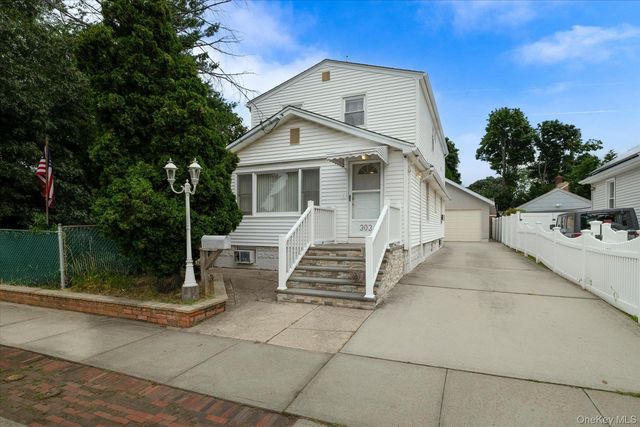 303 Oceanside Parkway, Oceanside, NY 11572