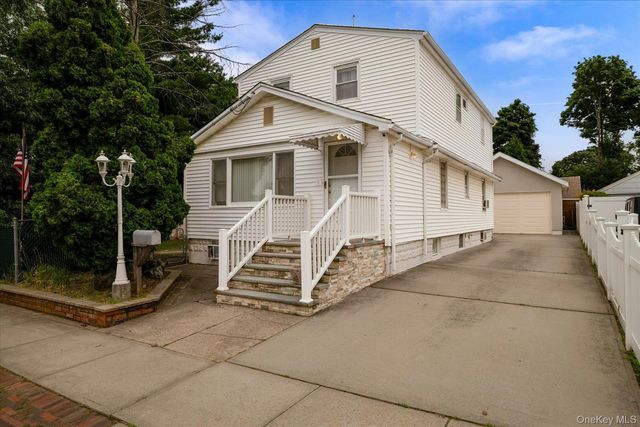 303 Oceanside Parkway, Oceanside, NY 11572