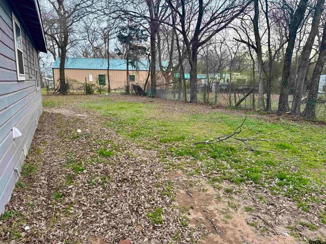 511 W Redwood, Campbell, TX 75422
