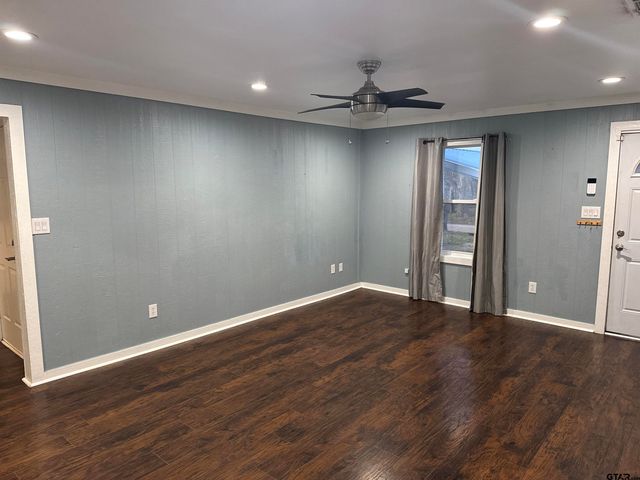 511 W Redwood, Campbell, TX 75422