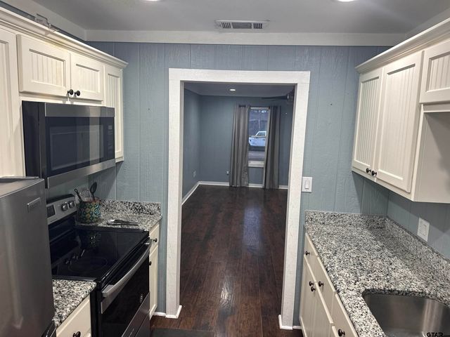 511 W Redwood, Campbell, TX 75422