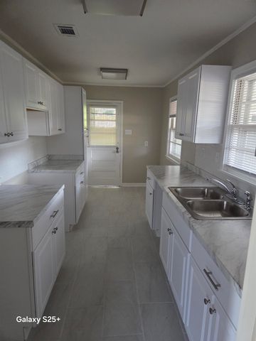 4928 WILLOW RD, Memphis, TN 38117